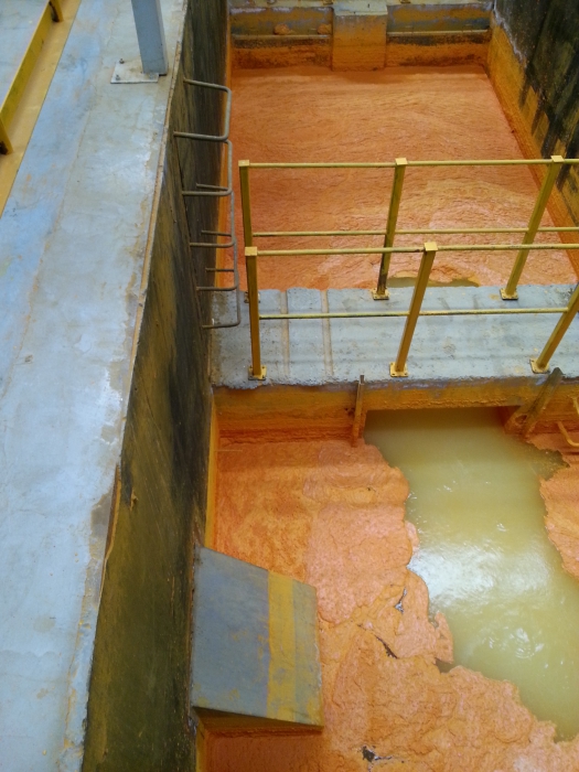 如何操作除漆器以确保安全？